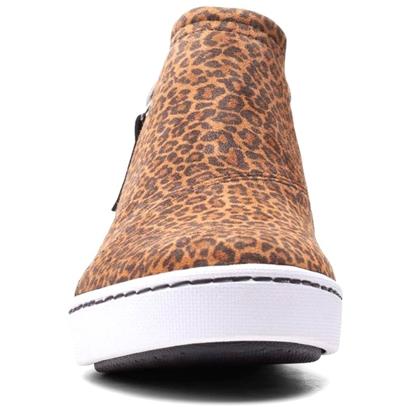 Clarks Pawley Adwin Cheetah Suede Ankle ZipUp Sneaker Leopard Bootie Women's - Picture 5 of 15